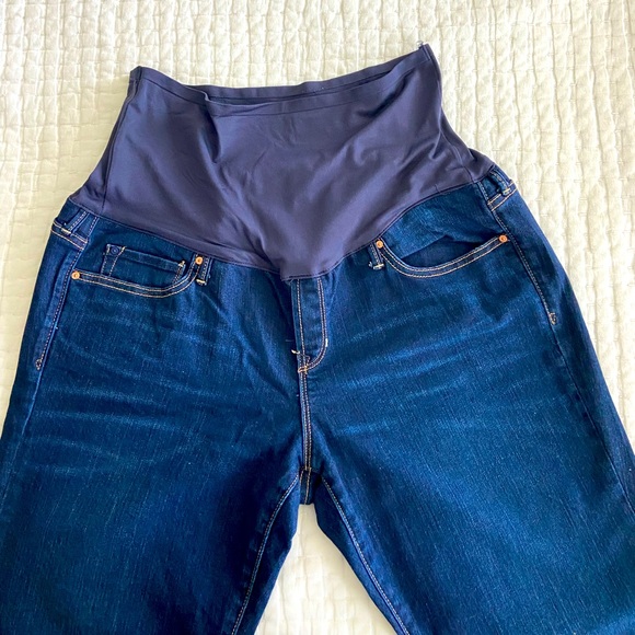 Gap Maternity Jeans. Size 14R. Dark rinse. Long and Lean Style - Picture 3 of 4